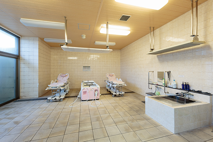 天白老人保健施設(施設紹介)写真：機械浴室