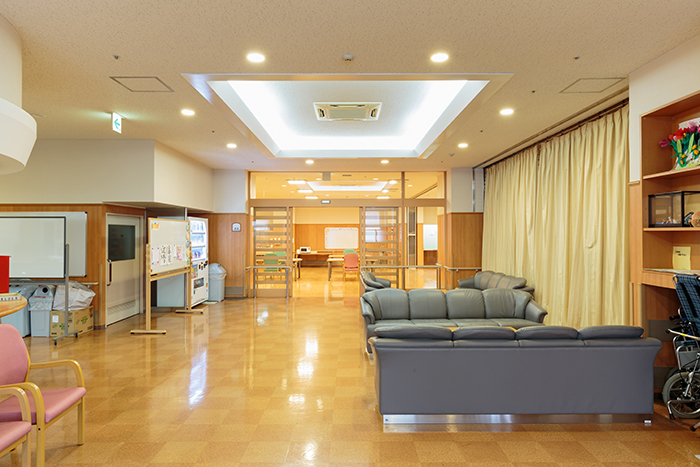 天白老人保健施設(施設紹介)写真：ロビー